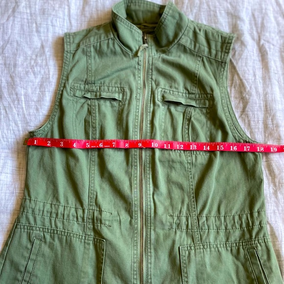 Olive Green Utility Vest - Picture 11 of 12